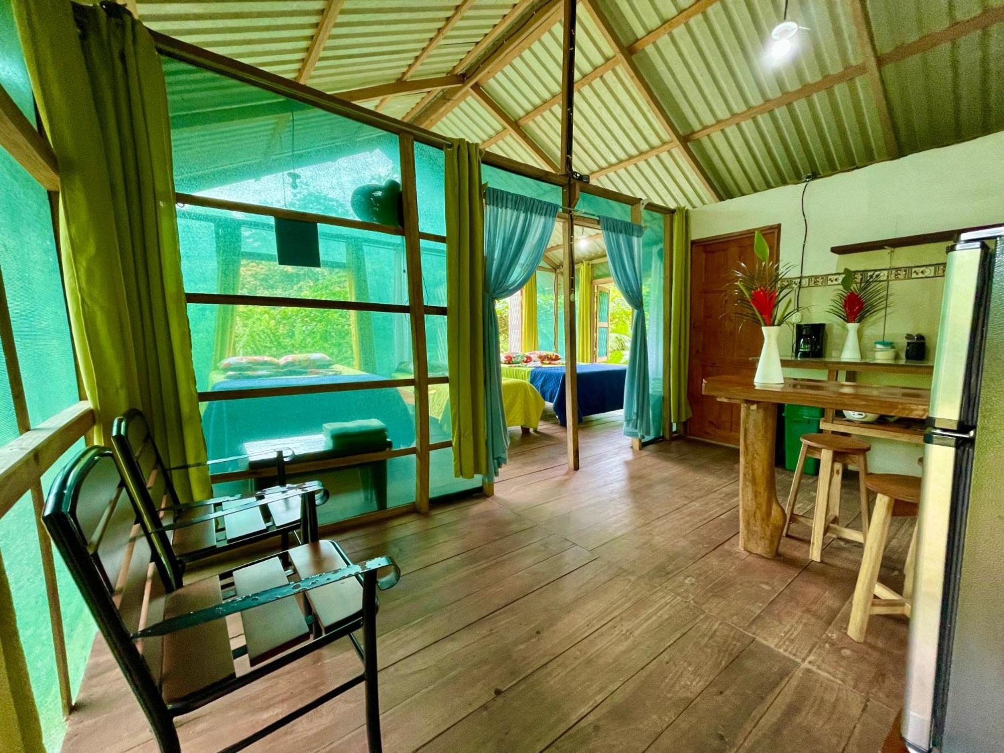 Alouatta Lodge And Canopy Cahuita Exteriér fotografie
