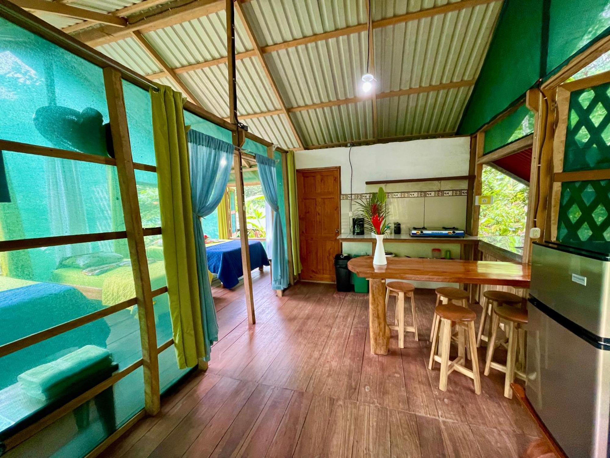 Alouatta Lodge And Canopy Cahuita Exteriér fotografie